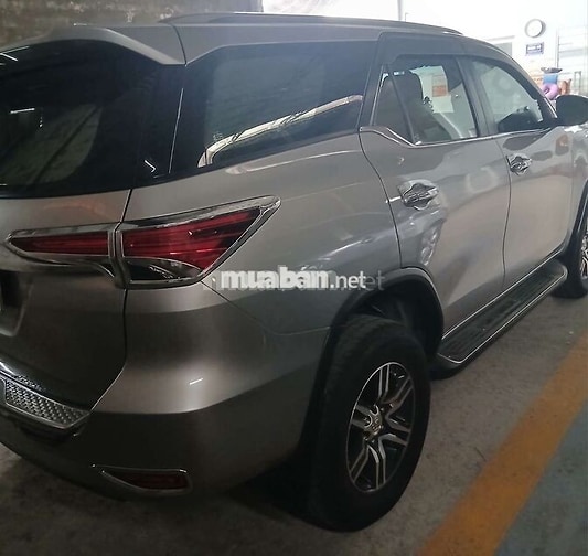 Chính chủ từ đầu bán Fortuner xe gia đình dầu sàn