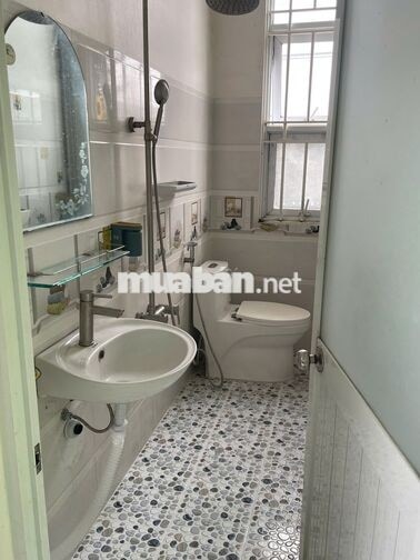 Cho thuê nhà Mt Nguyên căn T+2L, giá 16tr/ tháng