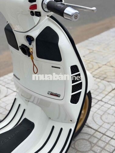 Piaggio Vespa GTS 300 Racing 2020 Trắng 19000 km