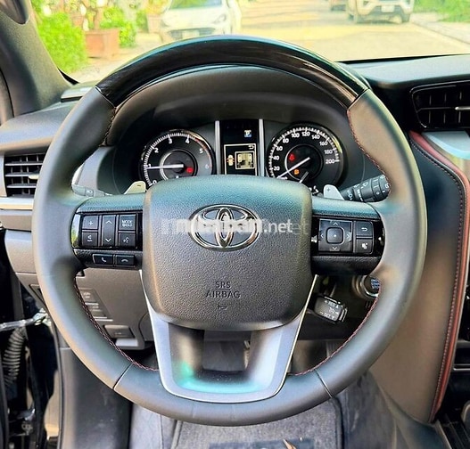 Toyota Fortuner Legender 2.4L 4x2 AT Sản xuất 2024