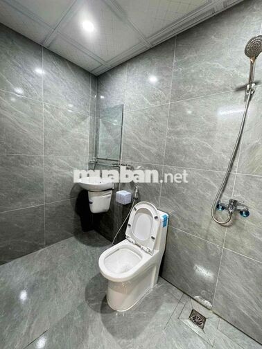 chính chủ cho thuê căn 2 ngủ 2 vệ sinh 65m full nội thất