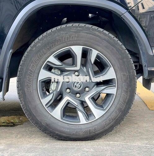 Toyota Fortuner Legender 2.4L 4x2 AT Sản xuất 2024