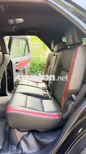Toyota Fortuner Legender 2.4L 4x2 AT Sản xuất 2024