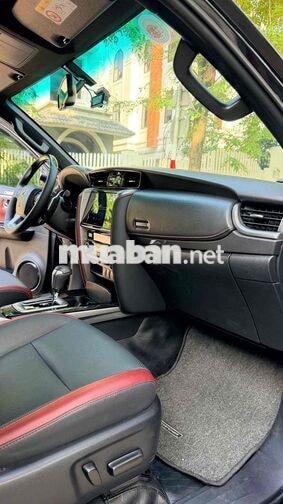 Toyota Fortuner Legender 2.4L 4x2 AT Sản xuất 2024