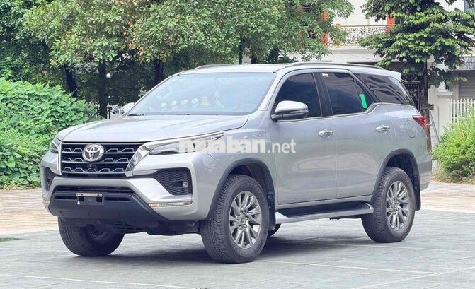 Toyota Fortuner 2024 Bạc 3000 km