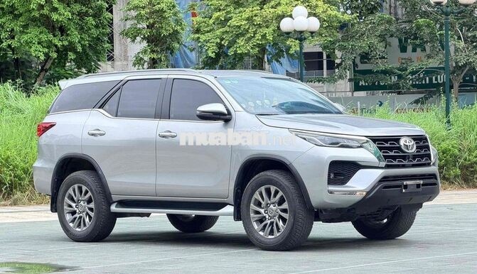 Toyota Fortuner 2024 Bạc 3000 km