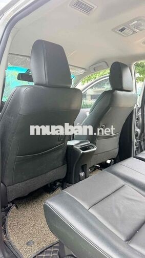 Toyota Fortuner 2024 Bạc 3000 km