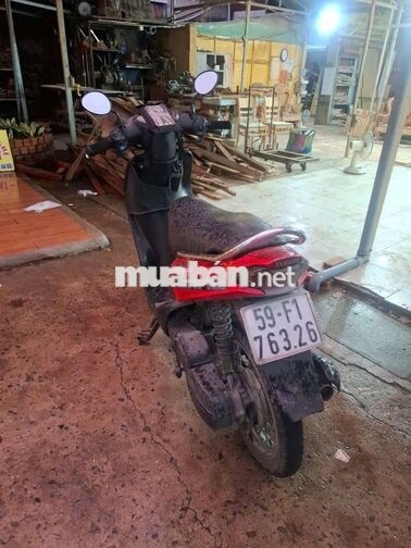 Yamaha xe tay ga Đỏ đen đã sử dụng