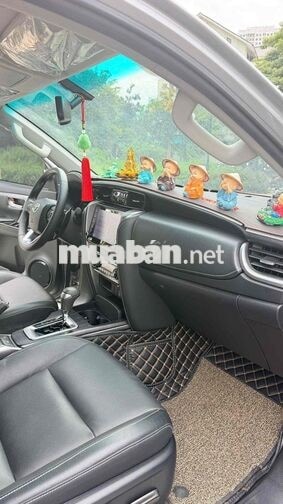 Toyota Fortuner 2024 Bạc 3000 km