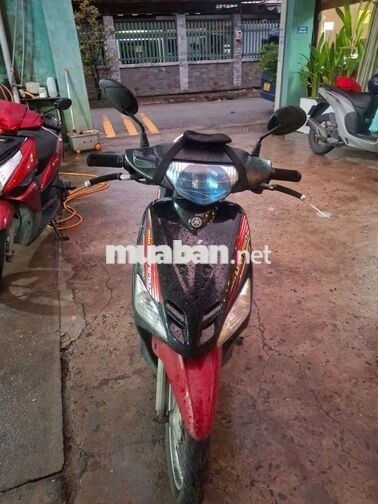 Yamaha xe tay ga Đỏ đen đã sử dụng