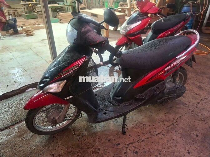 Yamaha xe tay ga Đỏ đen đã sử dụng