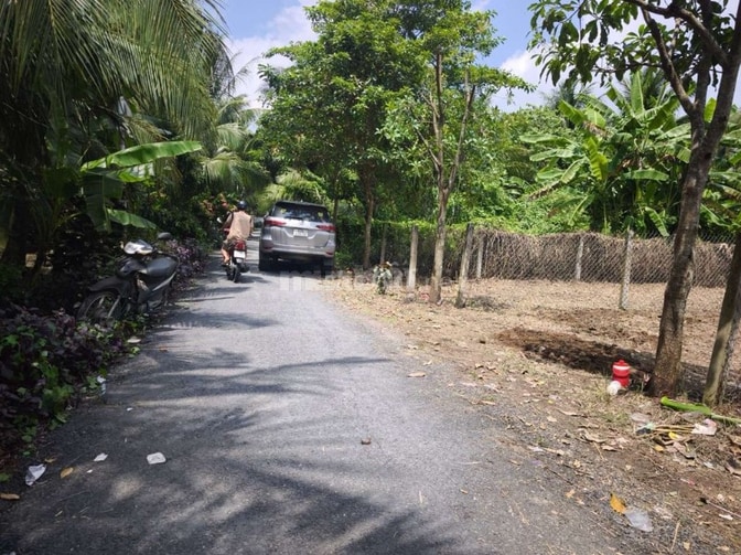 Bán đất mặt tiền đường Hòa Lạc Trung