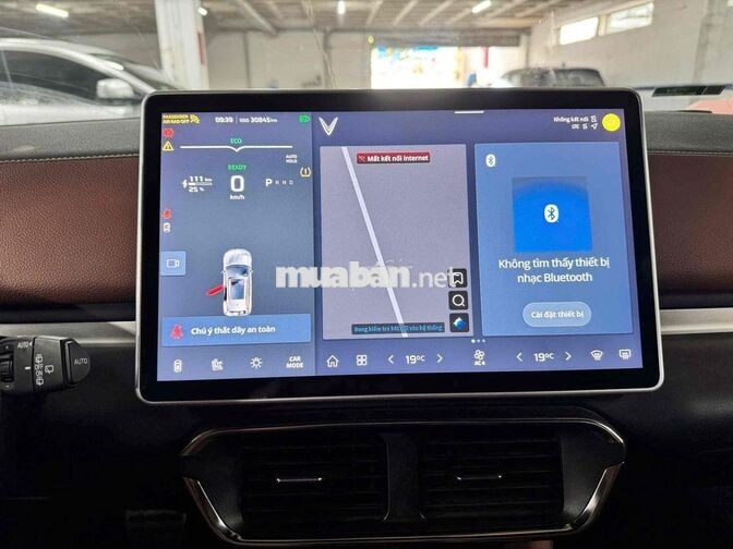 VinFast VF8 PLUS VIN25 Trắng 3 vạn km