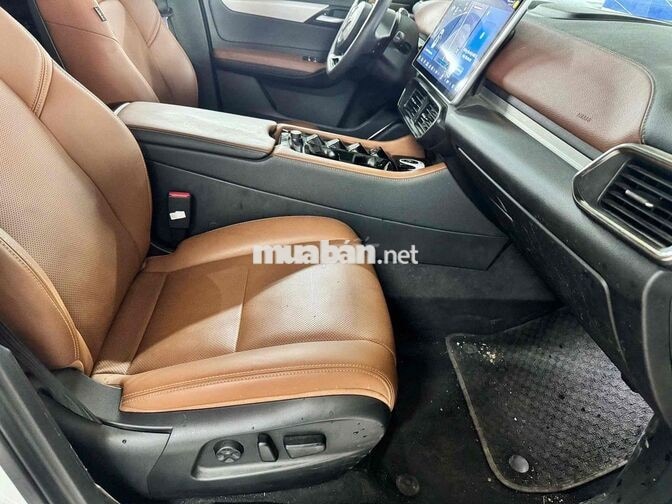 VinFast VF8 PLUS VIN25 Trắng 3 vạn km