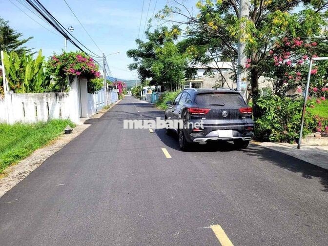 Mt đường nhựa 7,5 m phú sơn 1 cách quốc lộ 14B 200 m ,cầu Quảng Đà 200