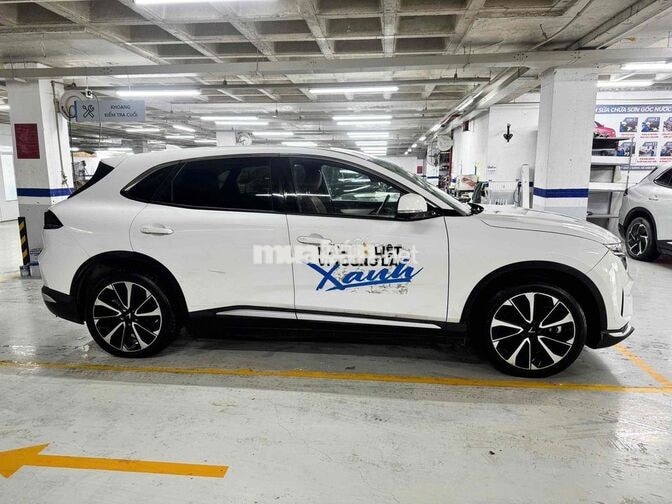 VinFast VF8 PLUS VIN25 Trắng 3 vạn km