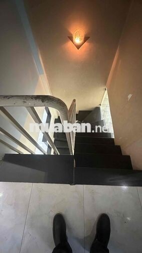 Bán nhà Lê Văn Quới. 49m2, 2T đúc thật, sát mặt tiền. hẻm xe hơi, 4ty1