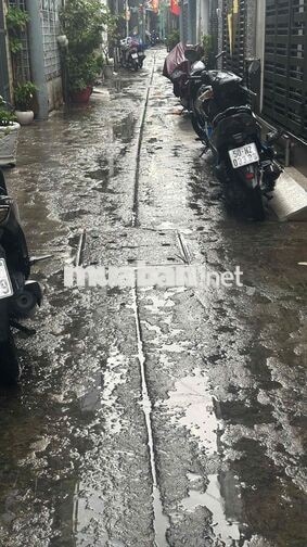 Bán nhà Lê Văn Quới. 49m2, 2T đúc thật, sát mặt tiền. hẻm xe hơi, 4ty1