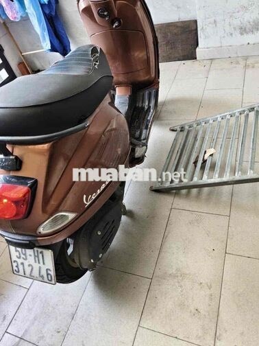 Piaggio Vespa Nâu Xe tay ga