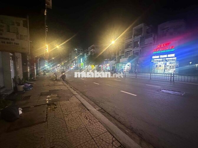 Mặt Tiền Bạch Đằng - Bình Thạnh 40m2 Gần Ngã Tư Hàng Xanh Lối Đi Riêng