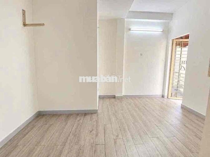 nhà nc mới đẹp tr L 2 lầu sth 4pn 3vs  ng. Thị huỳnh  p8 phú nhuận