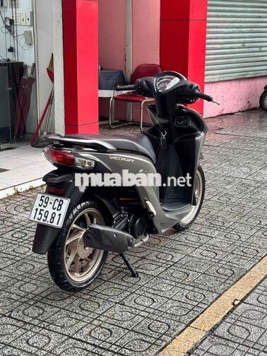 Honda Vision 2025 bản cá tính Vàng cát mâm đồng