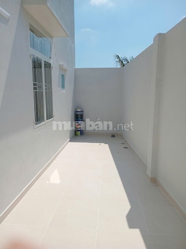 Cho thuê nhà nguyên căn 61 Đường Lê Thị Mai, Xã Bà Điểm, 8x28.5