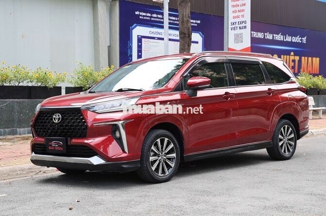 Toyota Veloz 2022 Đỏ 7 chỗ 65.000 km