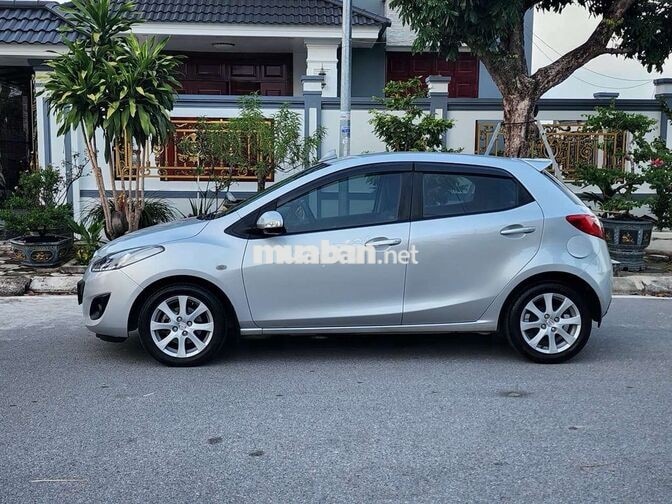 Mazda 2S sx2013 AT ,chính chủ chạy 8,2vkm.