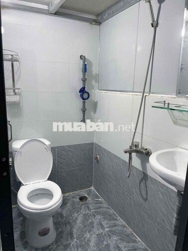 Phòng Gác Lửng Đẹp Như Hình – Có Sẵn Tủ Lạnh + Tủ Quần Áo – Giá Tốt Và