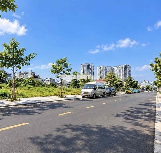 🚗HẺM XE HƠI 🏠 NHÀ 3 TẦNG - QL13 - ĐỐI DIỆN VẠN PHÚC CITY – 💰6tỉ