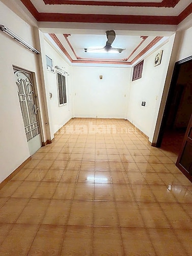 Nhà chính chủ cần tiền gửi bán nhanh : Đường Hàn Hải Nguyên , (Quận 11