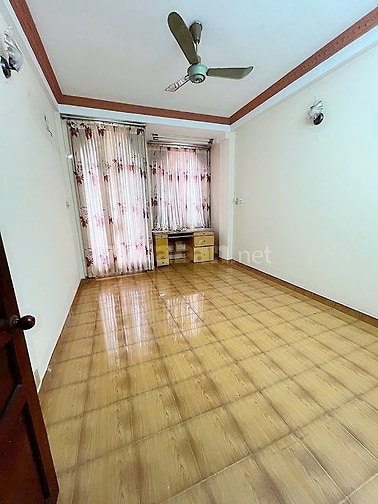 Nhà chính chủ cần tiền gửi bán nhanh : Đường Hàn Hải Nguyên , (Quận 11