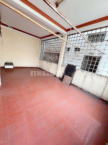 Nhà chính chủ cần tiền gửi bán nhanh : Đường Hàn Hải Nguyên , (Quận 11