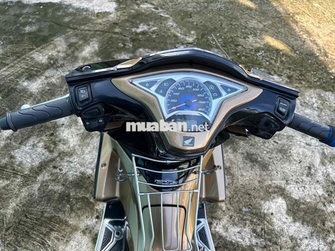 Honda AB125Fi êm ngon sạch đẹp hồ sơ sẳn sang tên