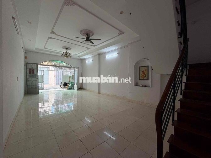 Nhà mặt tiền đường 160m2 cho thuê gấp 15t