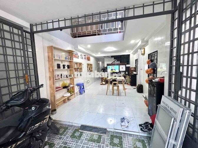 CHO THUÊ NHÀ TRỆT LỬNG LẦU 3 PHÒNG NGỦ HẺM 89 HUỲNH THÚC KHÁNG GẦN CHO