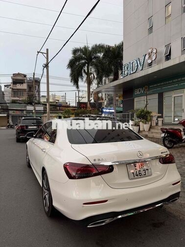 Mercedes-Benz E300 AMG Trắng