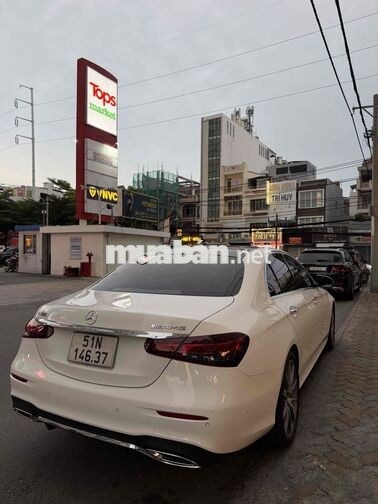Mercedes-Benz E300 AMG Trắng