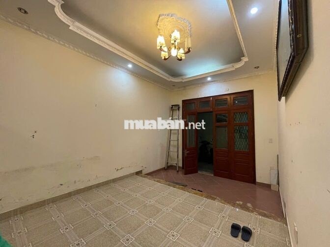 CHO THUÊ NHÀ NGUYÊN CĂN THÁI HÀ - LÁNG HẠ. ĐỦ 2 HỘ GIA ĐÌNH Ở CHUNG.