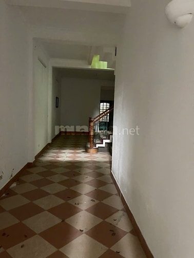 Cho thuê nhà DT 160m2 x 4 tầng, ngõ ô tô tránh 192 Lê Trọng Tấn, MT 6m