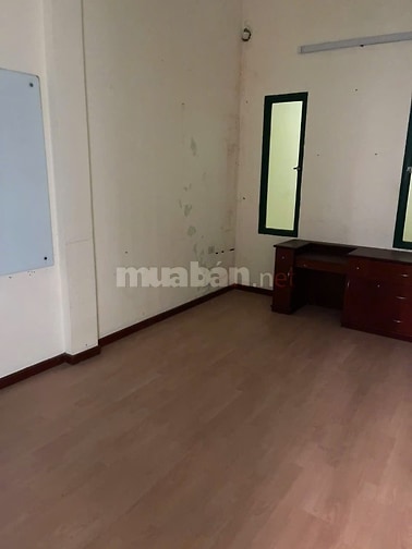 Cho thuê nhà DT 160m2 x 4 tầng, ngõ ô tô tránh 192 Lê Trọng Tấn, MT 6m