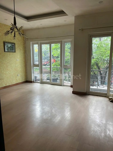 Cho thuê nhà DT 160m2 x 4 tầng, ngõ ô tô tránh 192 Lê Trọng Tấn, MT 6m