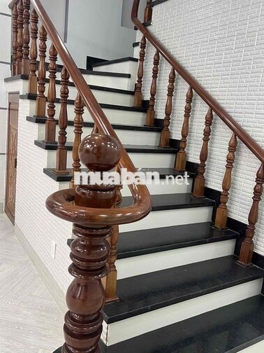 Nhà 4 Tầng  trục chính đường D1 Lộ giới 30m đầu đường Kế bên QL1A