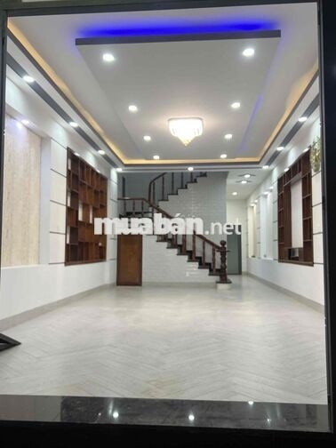 Nhà 4 Tầng  trục chính đường D1 Lộ giới 30m đầu đường Kế bên QL1A