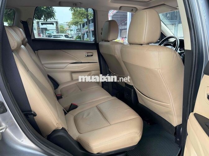 Mitsubishi Outlander 2.0L Premium 2018 Xám