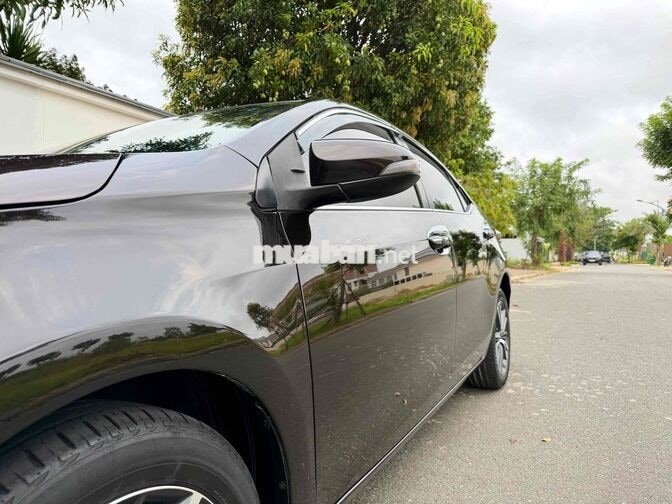Toyota Corolla Altis 1.8G 2019 Số tự động