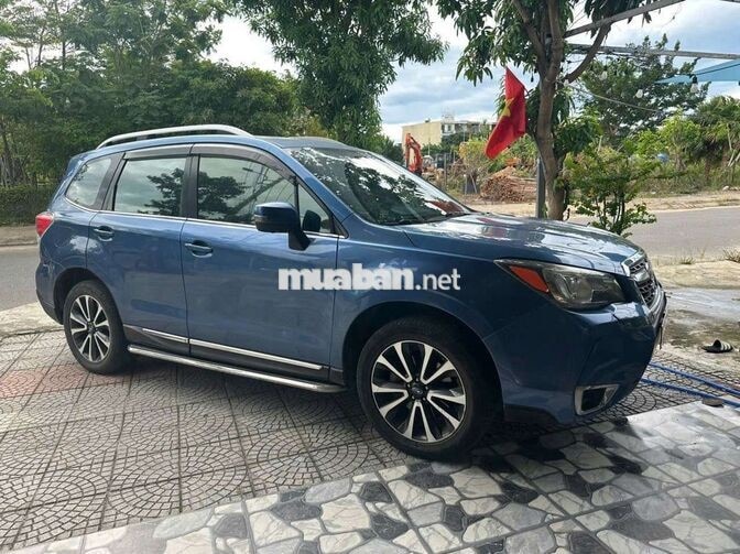 Subaru Forester Xanh 5 chỗ