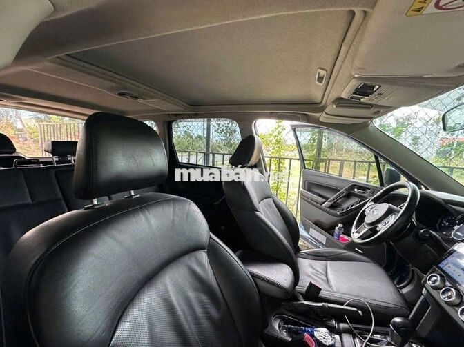 Subaru Forester Xanh 5 chỗ