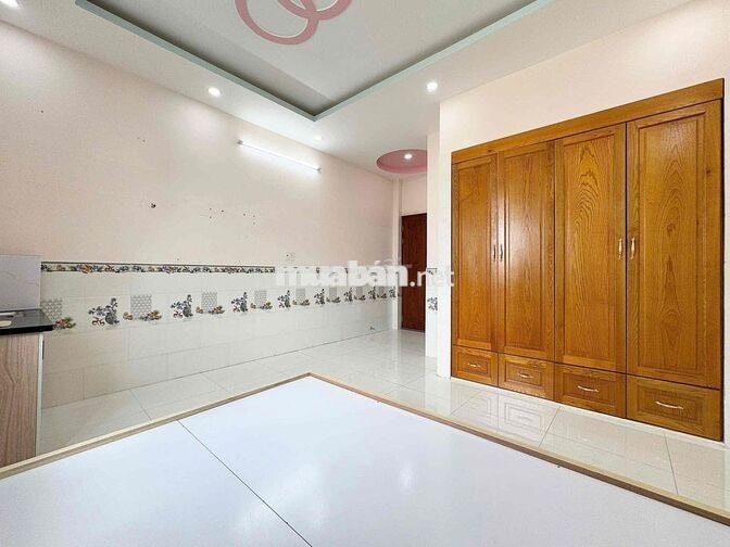 CHO THUÊ STUDIO CỬA SỔ TRỜI FULL NỘI THẤT GẦN EMART PHAN HUY ÍCH